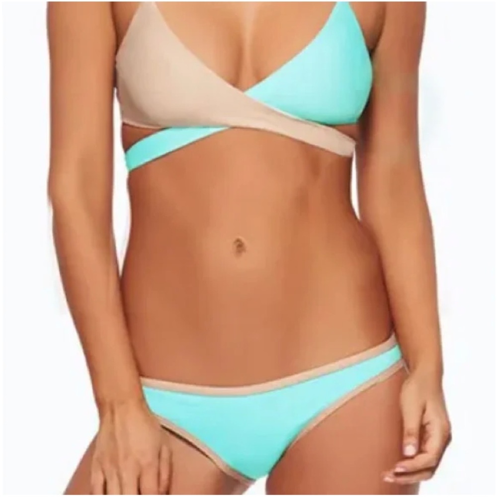 L*Space Chloe reversible blue color block wrap top bikini set - Picture 9 of 10